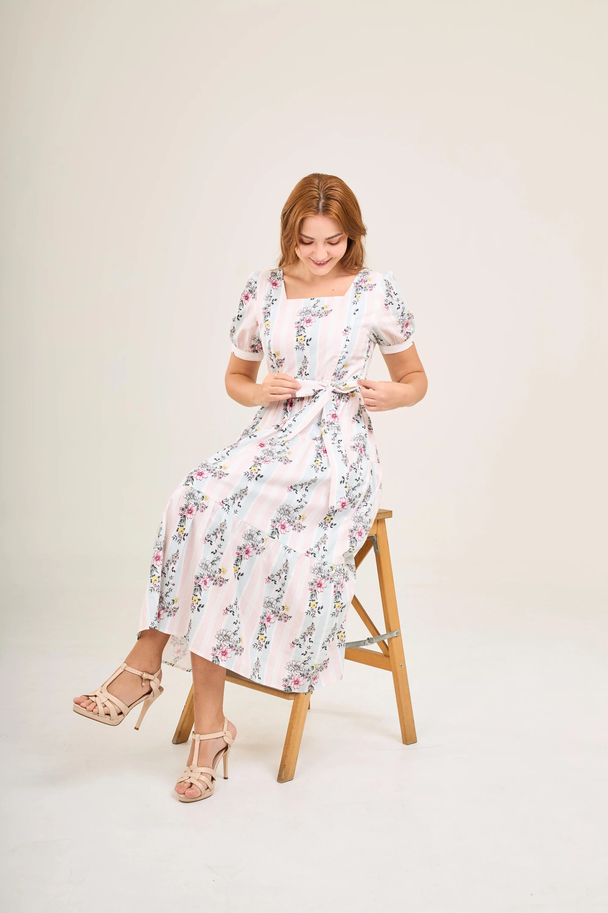 Versa Cotton Dress with Nursing Zippers in Sweet Floral - Image 17