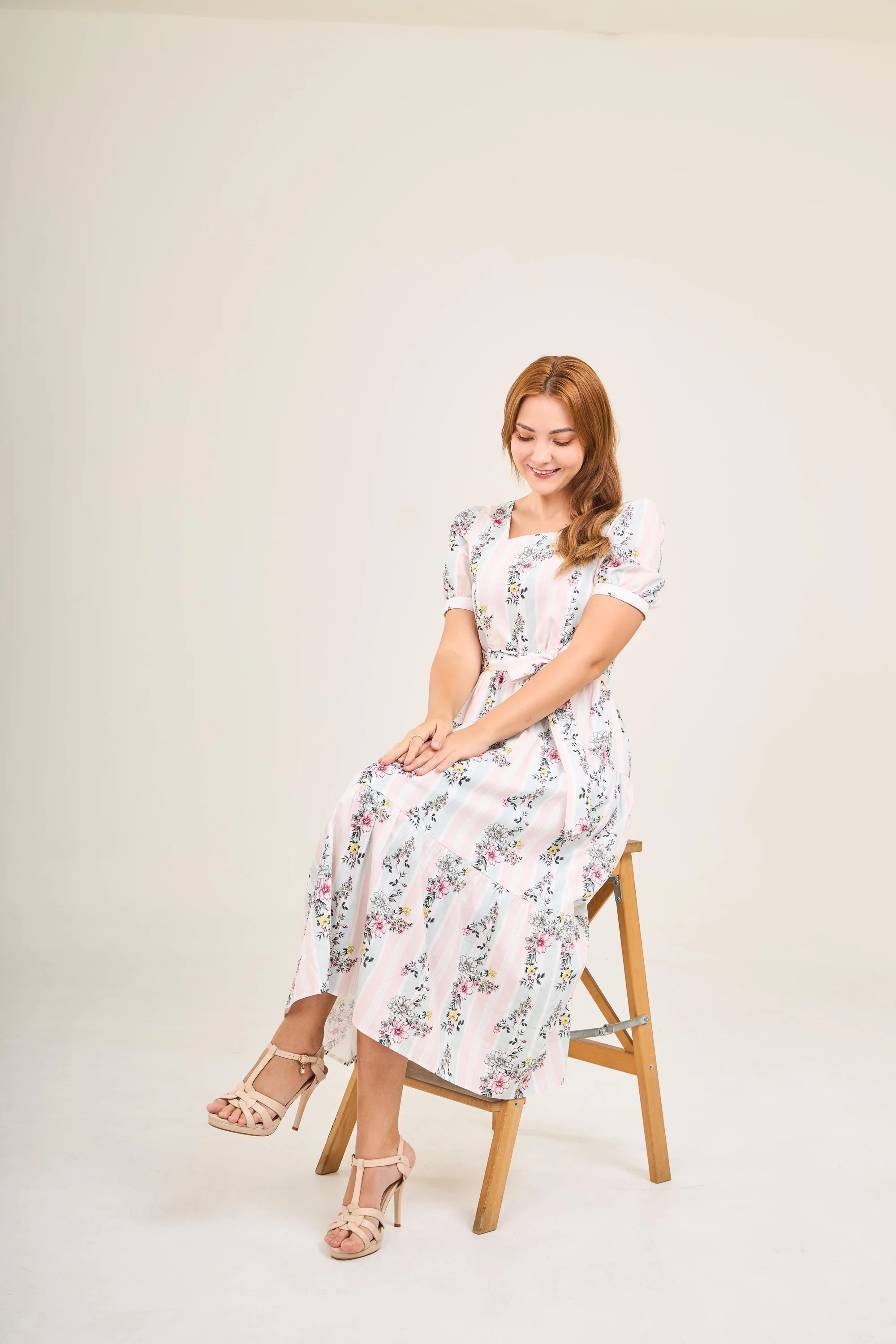 Versa Cotton Dress with Nursing Zippers in Sweet Floral - Image 19